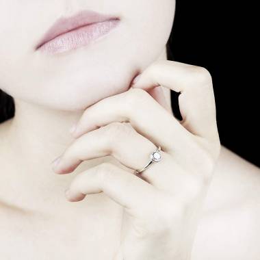 Cristina k金单颗钻石戒指