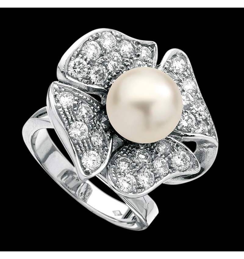 永恒之花白珍珠钻石密镶订婚戒指