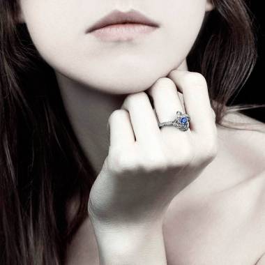  Chloe 蓝宝石戒指