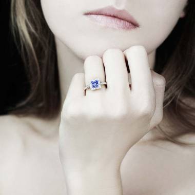 佩兰 蓝宝石订婚戒指