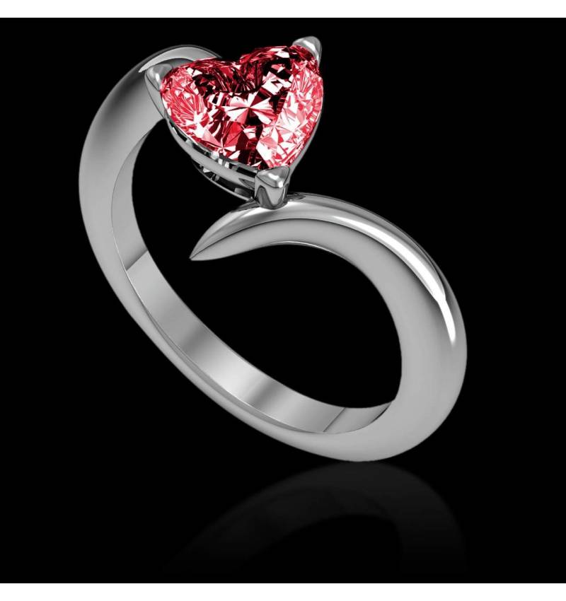 蛇纹之心形红宝石订婚戒指