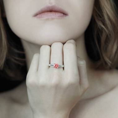 玛丽 红宝石订婚戒指