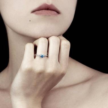 Bague de fiançailles saphir bleu Noémie