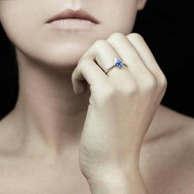 Bague saphir bleu Flavie solo