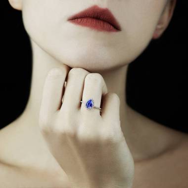 Bague saphir bleu poire Sandra